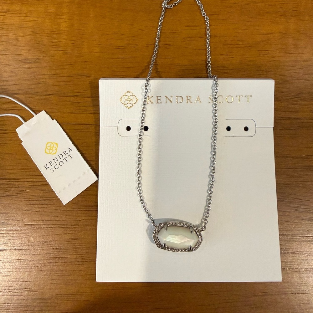 Kendra Scott - Elisa Silver Pendant Necklace in Ivory Mother-of-Pearl